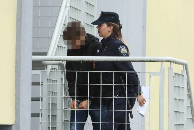 Zagreb: Privođenje osumnjičenog za požar u Vjesniku