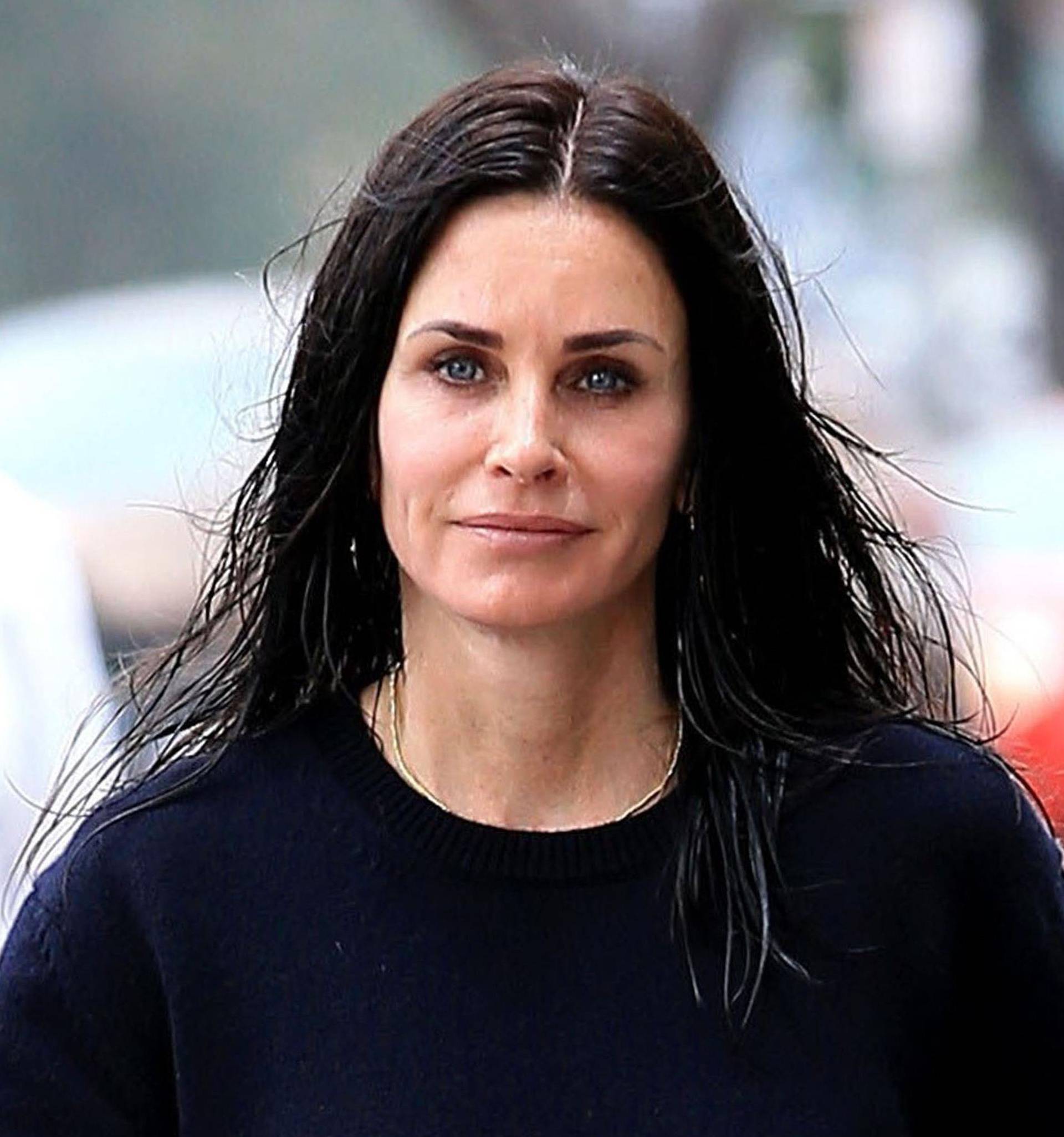 Courteney Cox leaves a hair salon with wet hair in Beverly Hills