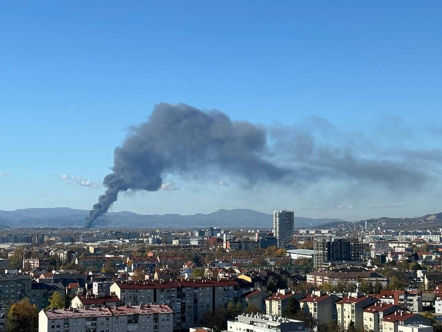 FOTO/VIDEO Još se dimi u Sv. Nedelji: 'Nije opasno za ljude'