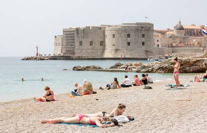 Ljeto u Dubrovniku: U 14 sati izmjereno je čak 30 stupnjeva!