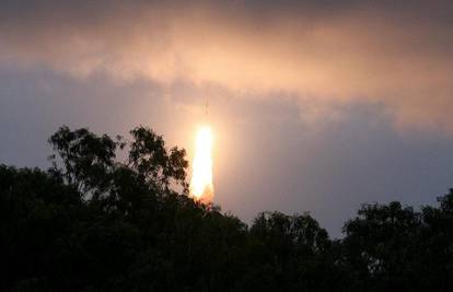 Indijci lansirali svoju prvu raketu bez ljudi na Mjesec