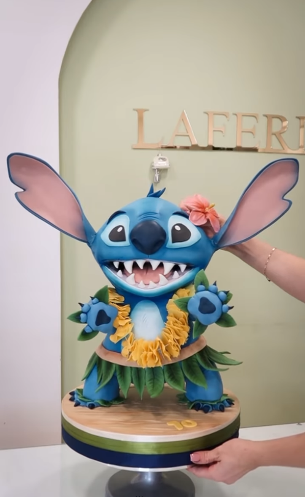 FOTO Maja Šuput proslavila je 46. rođendan - pogledajte tortu koja je bila hit večeri