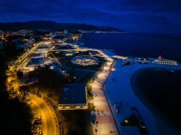 Noćne fotografije novouređenog Žnjanskog platoa