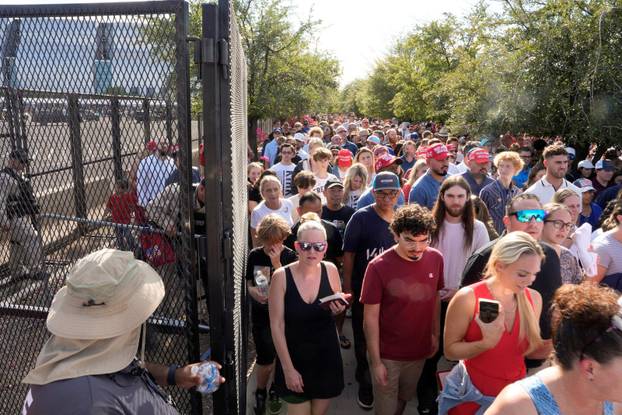 Memorial service for slain conservative commentator Kirk in Glendale