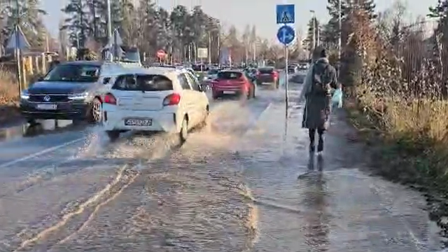 VIDEO Kaos u Zagrebu zbog puknuća cijevi: 'Užas! Još malo pa ćemo ići na posao plivajući!'