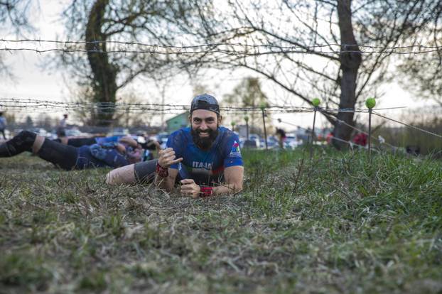 FOTO Betonske kugle od 40 kg, bacanje koplja, pješčane vreće: Ovo su prepreke za 'spartance'