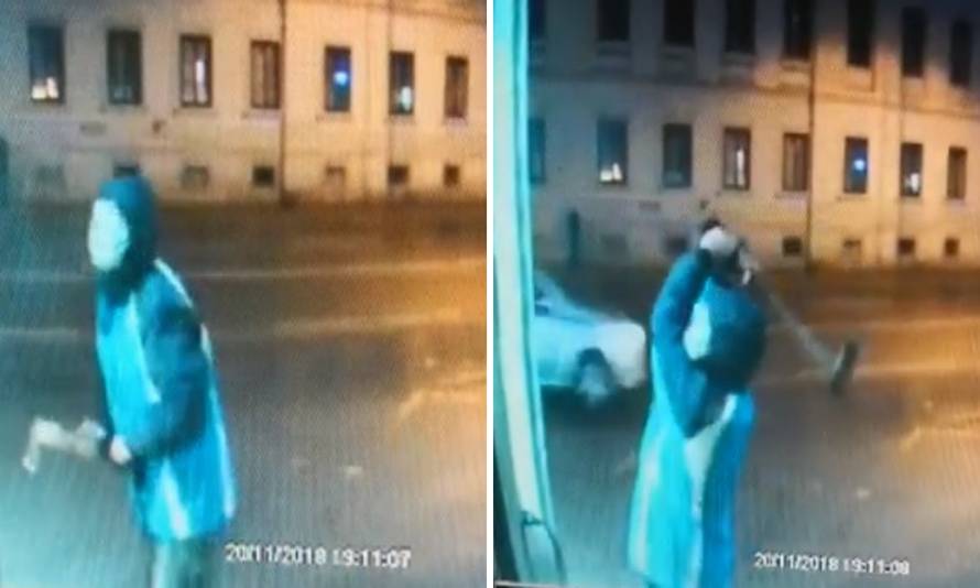 Izvadio sjekiru i počeo divljački udarati izlog zlatarne u Vlaškoj