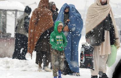 Od hladnoće u afganistanskim logorima umrlo je čak 22 djece