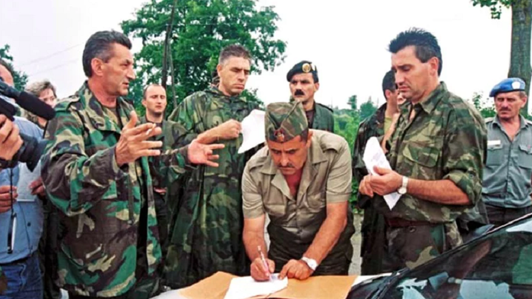 'Čedo me pozdravlja, pružam mu ruku, pitam kako je, a on kaže: A šta da ti kažem, nikako'