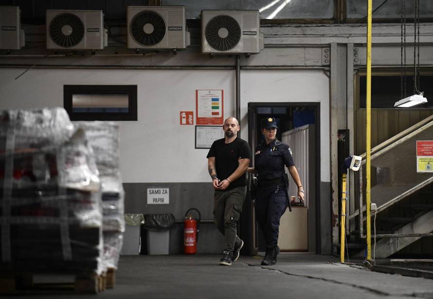 Zagreb: Privođenje uhićenih u Hrvatskim šumama