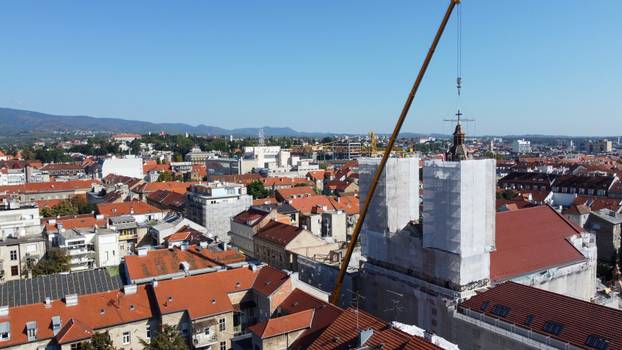 Zagreb: Fotografije iz zraka podizanja prve kupole na bazailiku Presvetog Srca Isusova