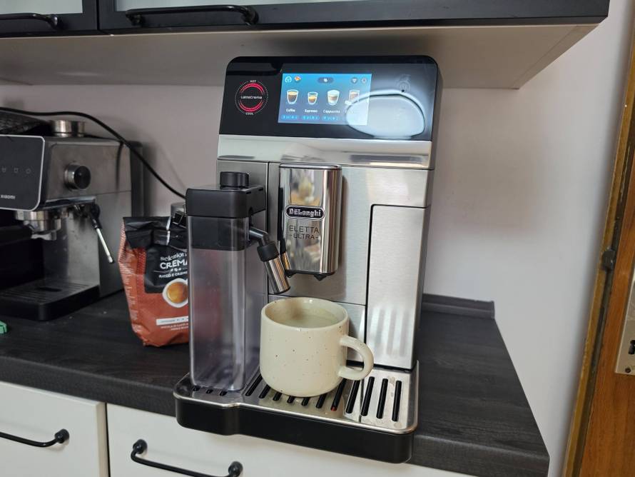 Testirali smo De'Longhi Eletta Ultra: Vaš privatni barista