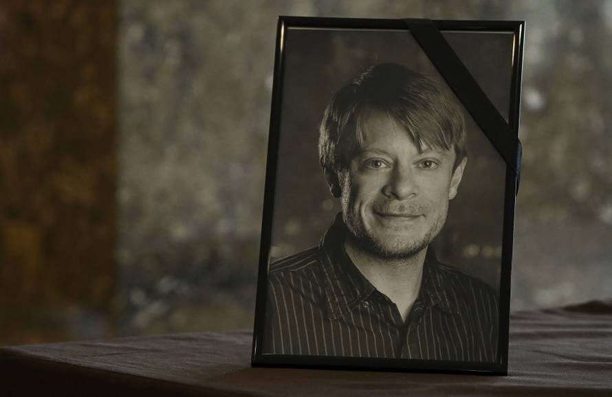 Zagreb: Komemoracija za Matiju Dedića u Lisinskom