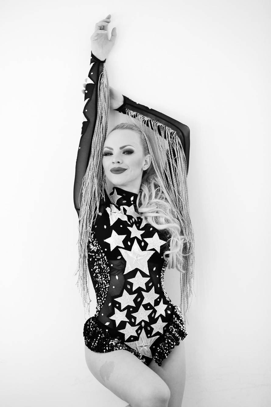 Dorotea: 'Zbog  plesa sam digla kredit kako bi povećala grudi...'