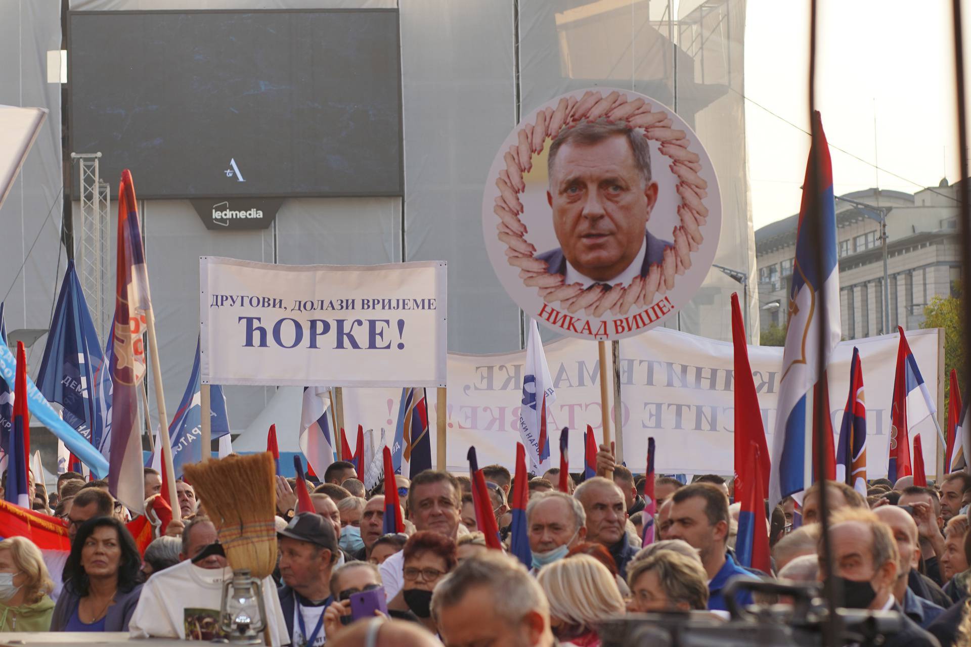 Banjaluka: Veliki oporbeni prosvjed protiv Dodika