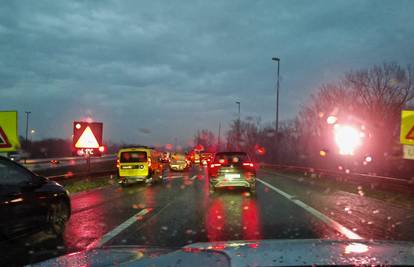 Zagreb stoji: Kolona od 4 km kod Sesveta, gužva u Jankomiru i ogroman čep oko Vjesnika