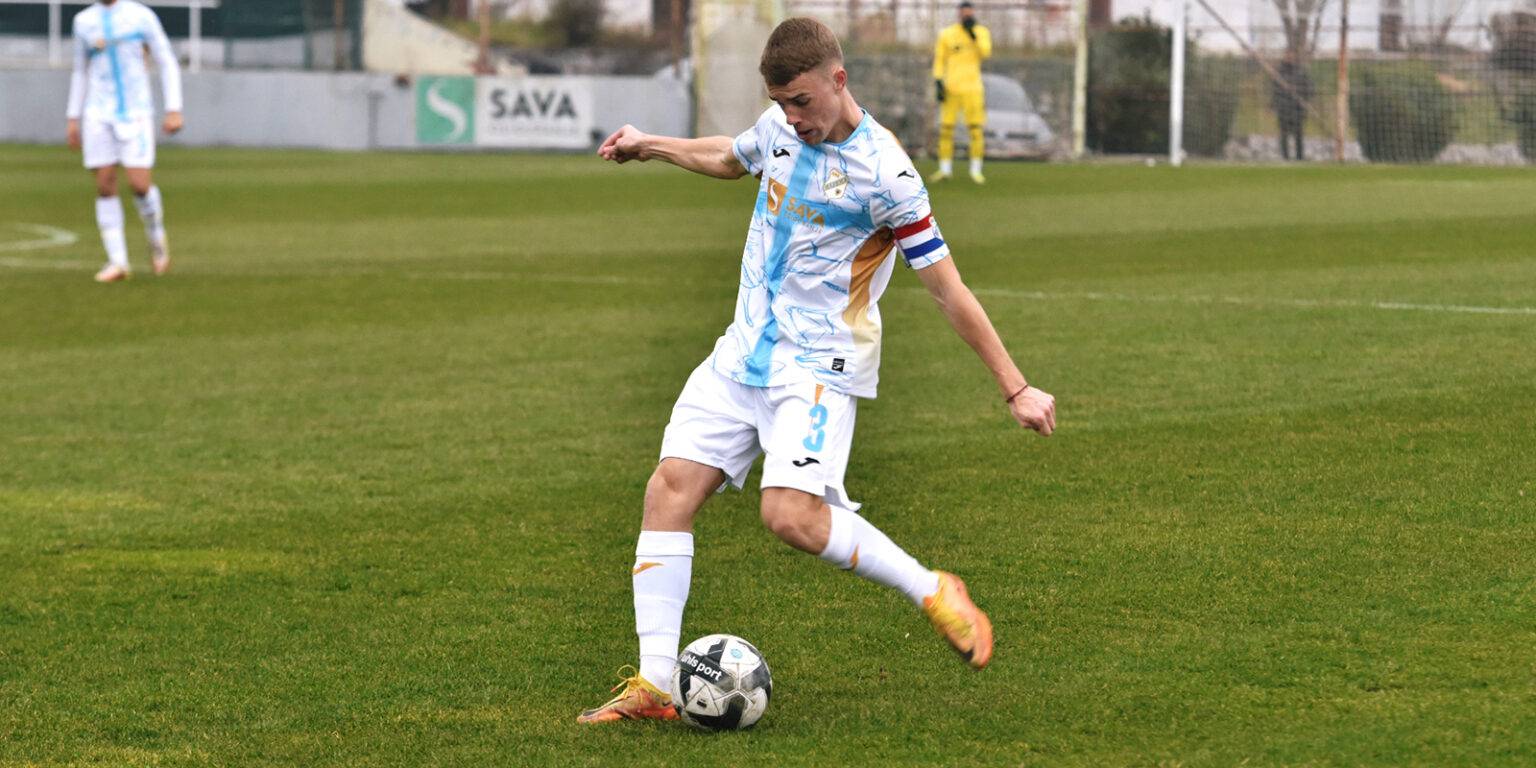 Rijeka potpisala s tri dragulja, profesionalni ugovori juniorima koji se bore za naslov prvaka