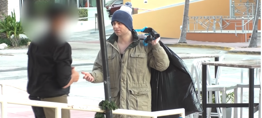 Bogataš u dronjcima posramio osoblje restorana i sve snimio...