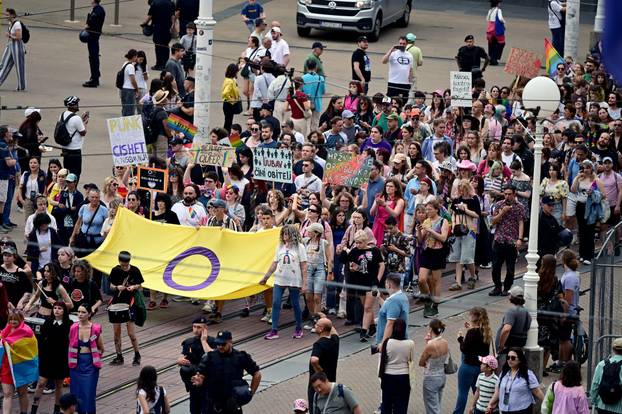 Zagreb: 25. Povorka ponosa LGBTIQ zajednice "Korak po korak, iskorak!"