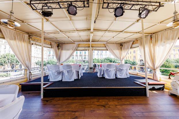 FOTO Zavirite u prvi brod-hotel u Hrvatskoj: Noćenje na ovom brodu u Rijeci ima posebnu čar