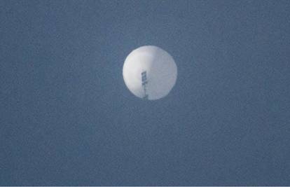 Panika na nebu iznad Amerike: Prate kineski balon, sastao se vrh Pentagona. Digli i 'raptore'
