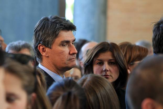 ARHIVA - 2012. Zagreb: Posljednji ispra?aj Nenada Šari?a Brade na krematoriju