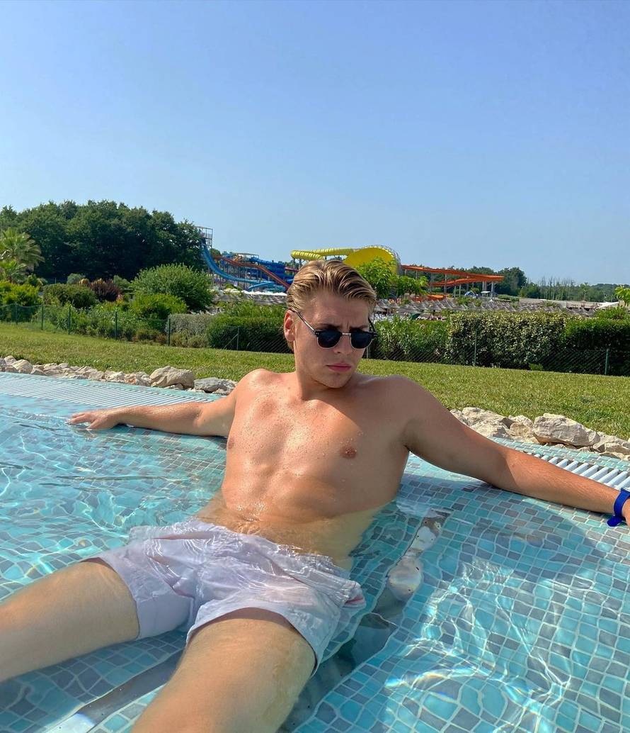 Hrvatski vaterpolist gol šetao Rimom, karabinjeri ga priveli