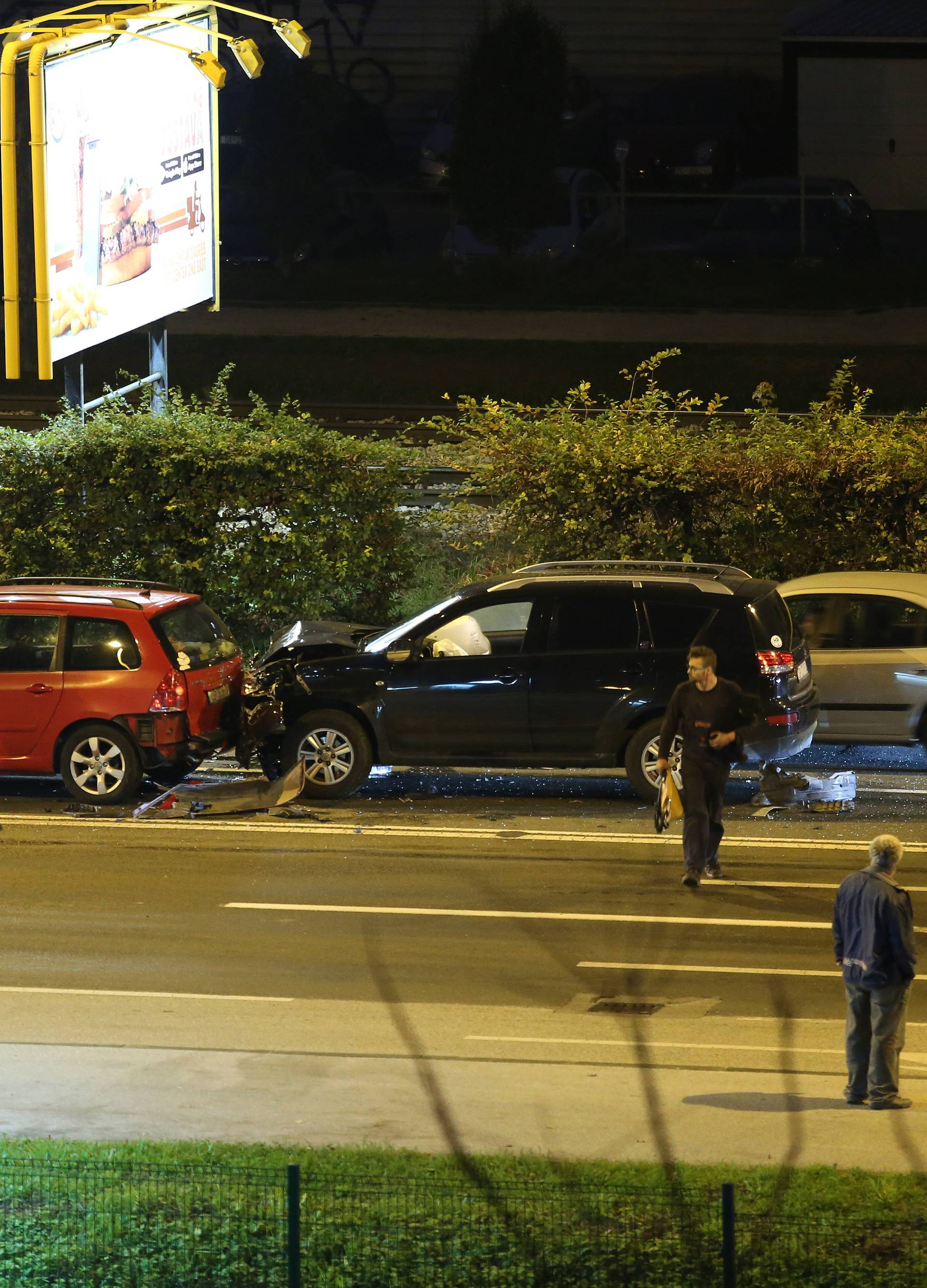 Zagreb: Dvije osobe ozlijeđene u lančanom sudaru četiri vozila na Aleji Bologne