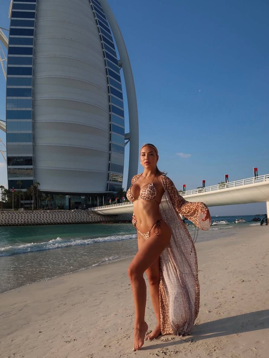 Lara (25) uvezla Bentley, carina tvrdi da je ukraden. Ona kaže: Nije istina, imam sve papire!