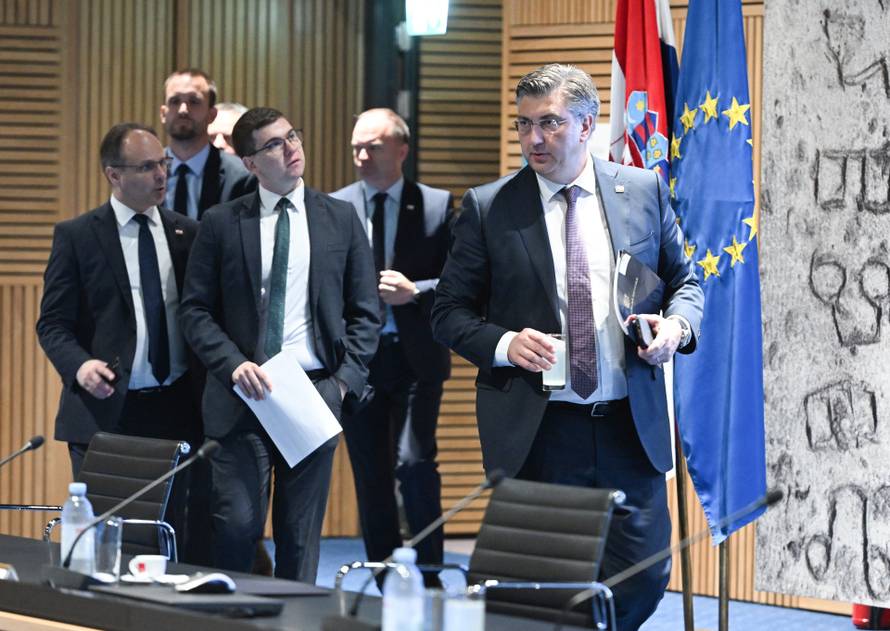 Zagreb: Andrej Plenković na konferenciji o povećanju kapaciteta vrtića, izgradnji sportskih dvorana i drugim temama