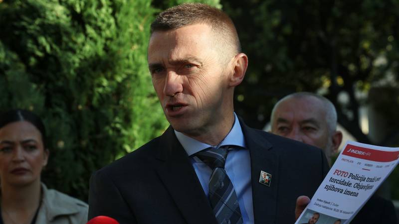 Nižu se reakcije na Penavin govor: 'Zašto nisu poveli i onog koji pjeva o grobnici od zlata?'