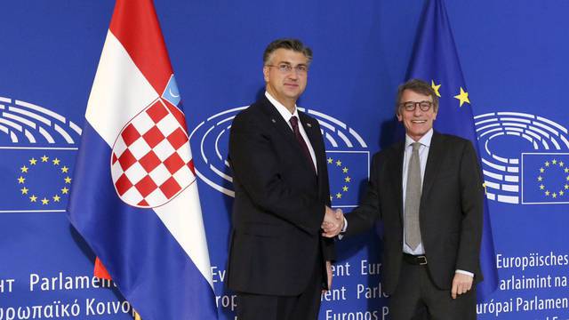 Plenković: Odlazak Sassolija je velik gubitak za EU i Italiju