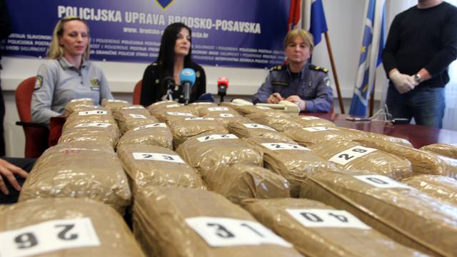 Crnogorac u Hrvatsku pokušao prošvercati 22,6 kg marihuane