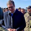 Vučić obilazio rezerviste pa se prisjetio svojih vojničkih dana: 'Što je dečki, nema više drnča?!