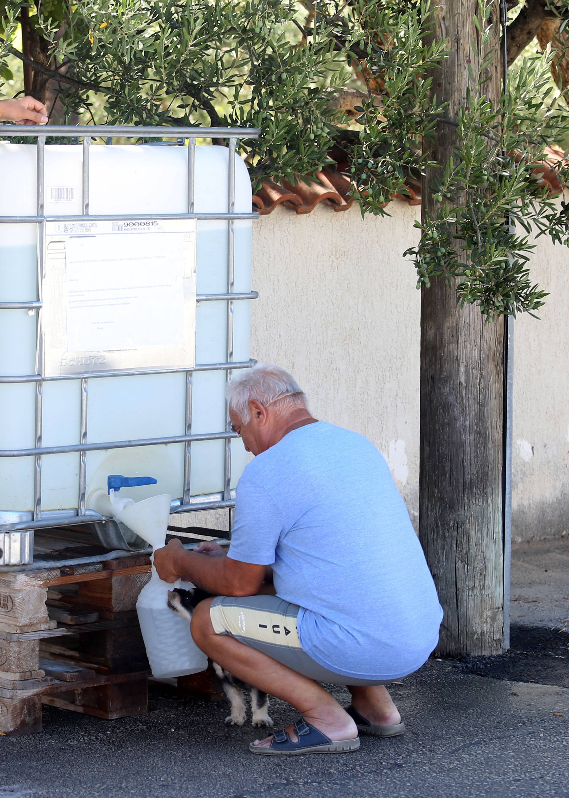 Dio Vodica, Tribunja i Zatona bez vode zbog puknuća cijevi