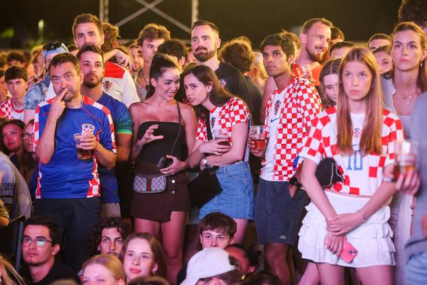 Split: Navijači Hrvatske reprezentacije prate utakmicu protiv Paname