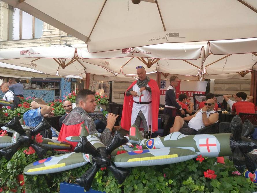 'Crven-bijeli' trg u Moskvi: Za Hrvate navijao i Steven Seagal