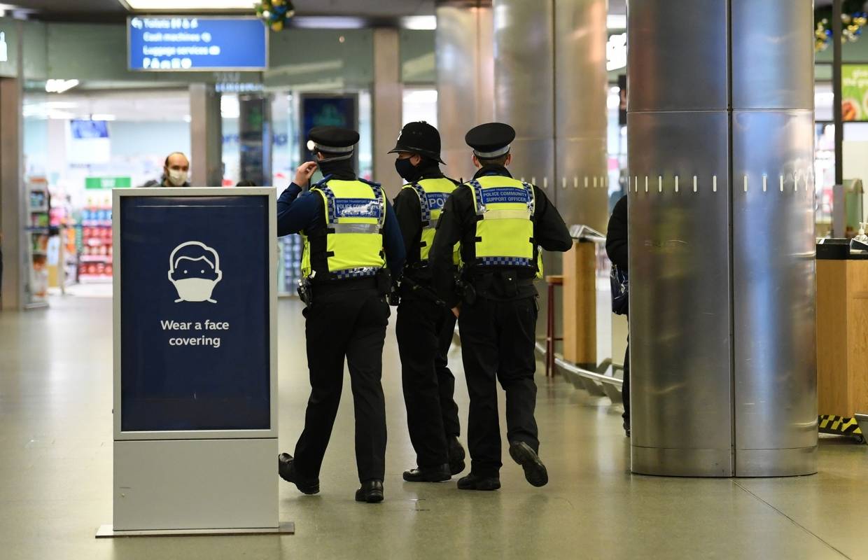 'Novi soj korone virusa je izvan kontrole': Neke zemlje Europe obustavile letove u Britaniju