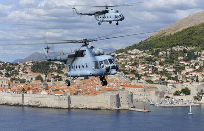 Gasit će požare: Vlada u Crnu Goru poslala dva helikoptera