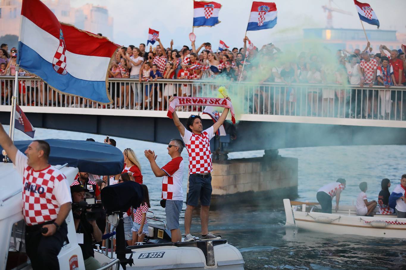 Čudesne fotke! Najbolji trenuci spektakularnog dočeka u Zadru