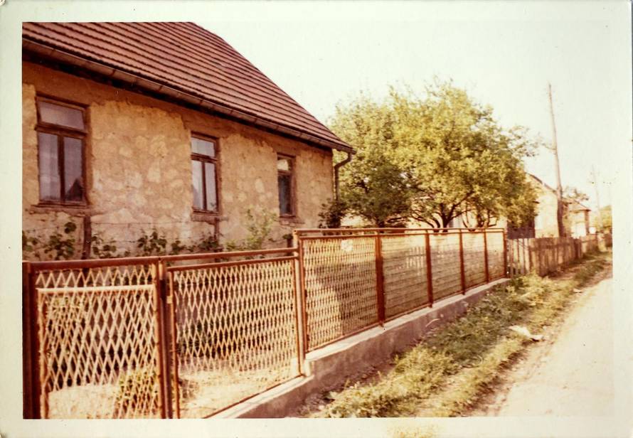 'Još čuvam 10 maraka koje mi je baka dala. Izgorjela je u kući'