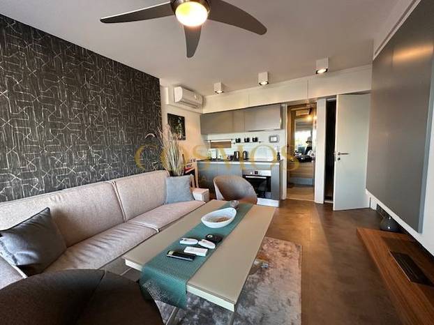 FOTO Za 21 kvadrat garsonijere u Opatiji traže 149.000 eura! Prodavač: 'Ima pogled na more'