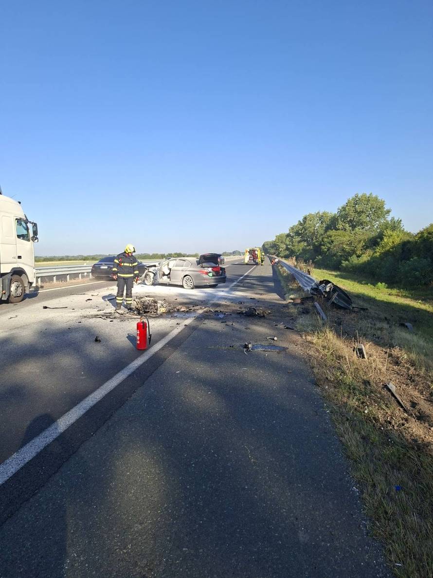 VIDEO Užas kod Nove Gradiške: Više ozlijeđenih u nesreći na A3. 'Gadno, autu je ispao motor...'