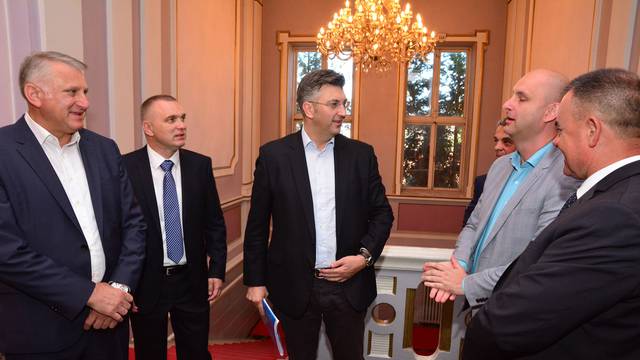 Požega: Plenković i Tolušić u službenom posjetu gradu