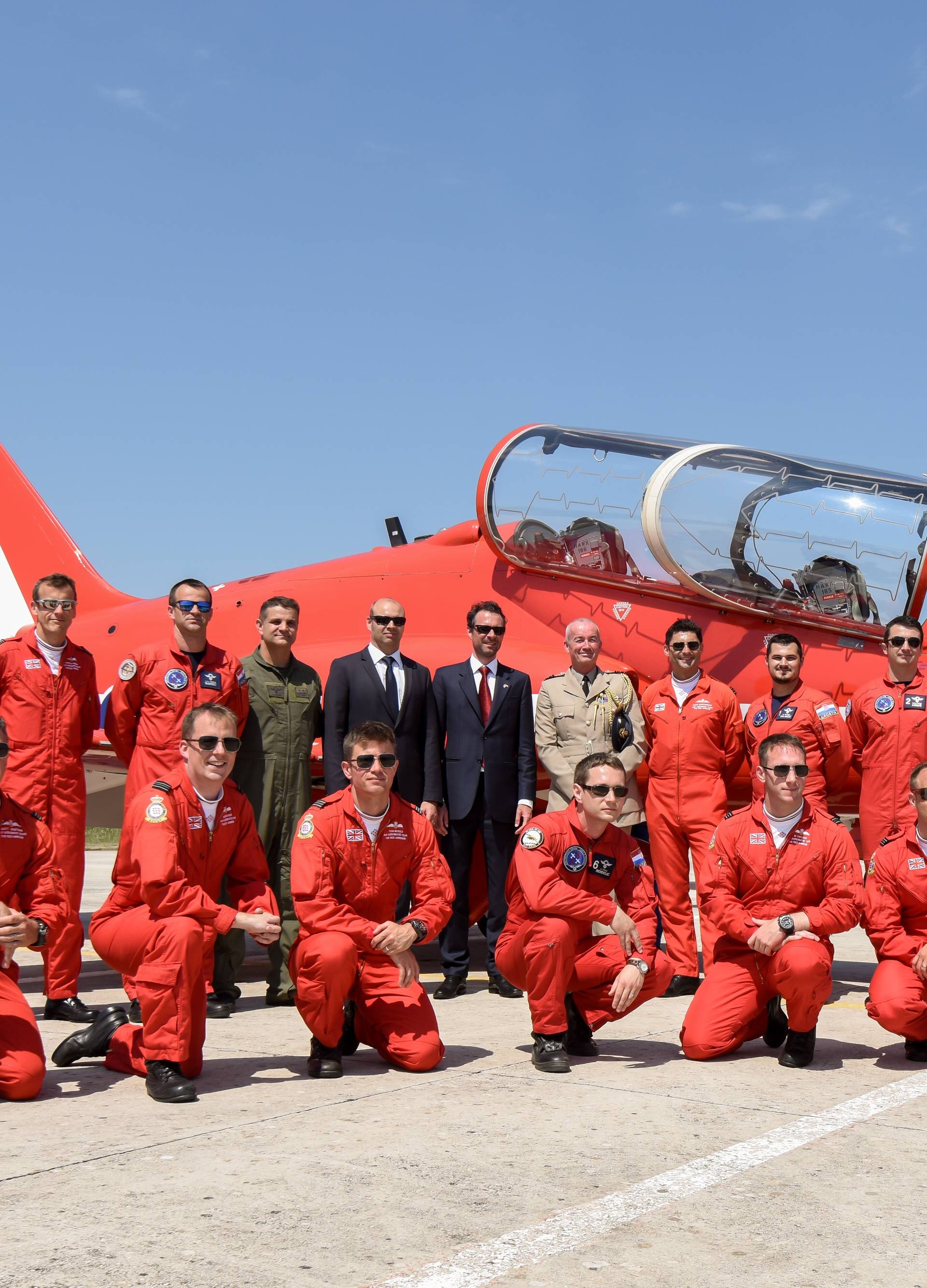 Kraljevska grupa Red Arrows posjetila je naša Krila Oluje