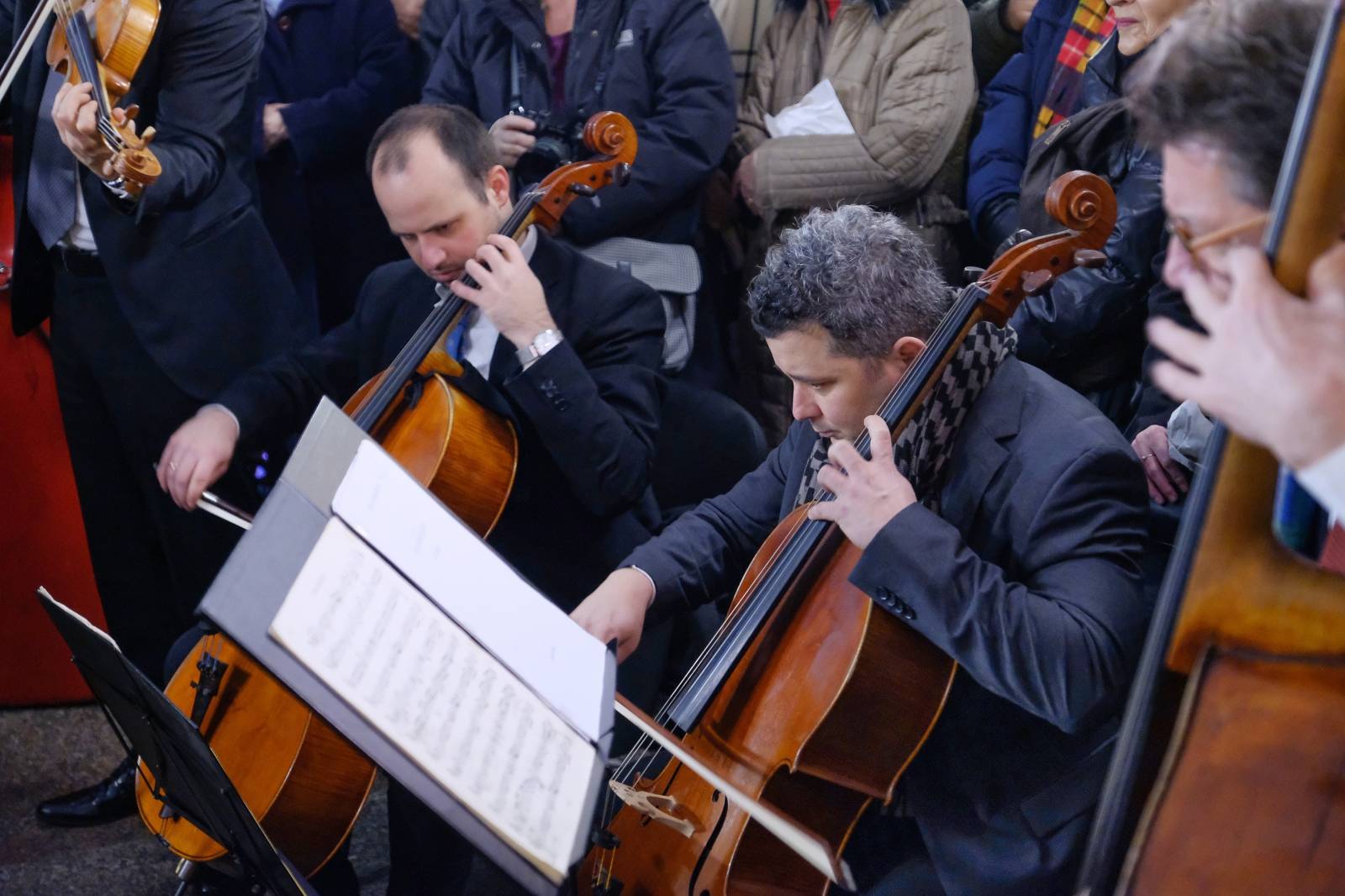 Zagreb: Zagrebački solisti održali koncert u zatvorenom dijelu tržnice Dolac