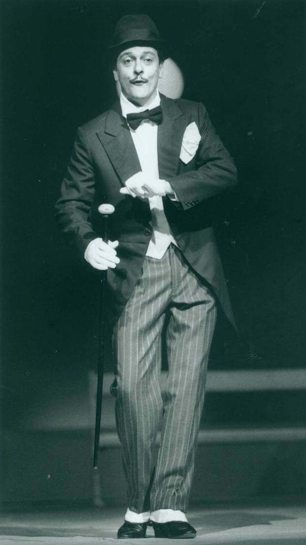 FOTO 'Mala Floramye' slavi 99. rođendan! Pogledajte kako se postava mijenjala kroz godine