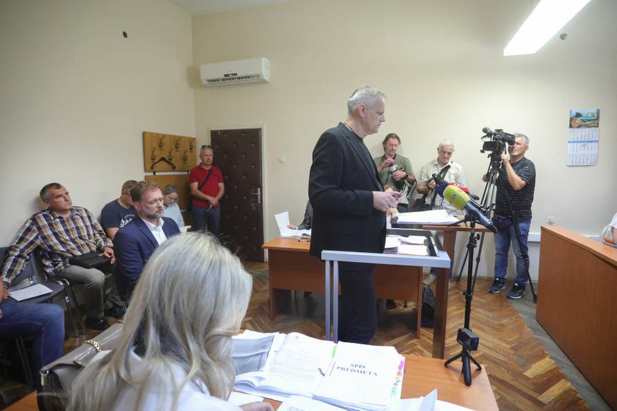 Na Općinskom sudu u Vinkovcima nastavljeno suđenje bivšem ministru Banožiću