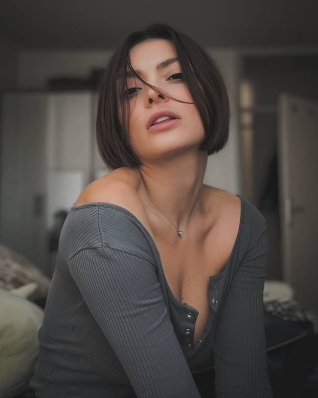 FOTO Ella je oduševila novom frizurom! Evo kako se mijenjala od 'Dvornikovih' do danas...