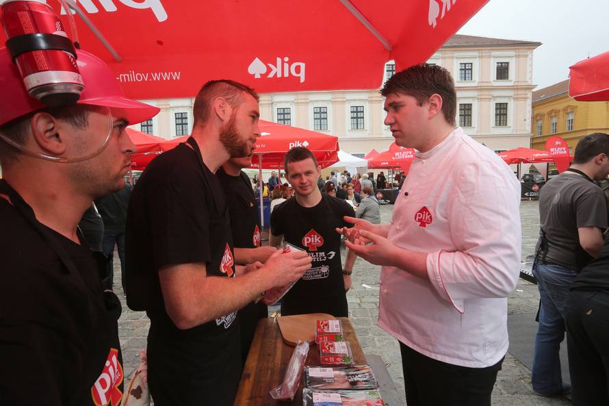 Bilo je gusto: Valpovački kotlić opet je napravio savršen roštilj
